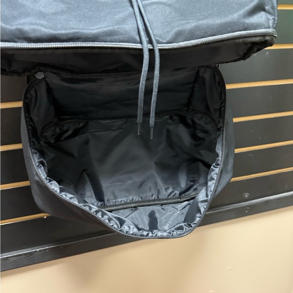 Beyond Yoga Black Convertible Tote Backpack with Shoe Compartment - Picture 4 of 6